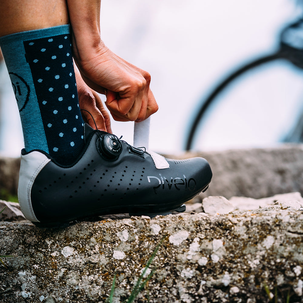 Rivelo | Mennock Cycling Shoes (Black/White)